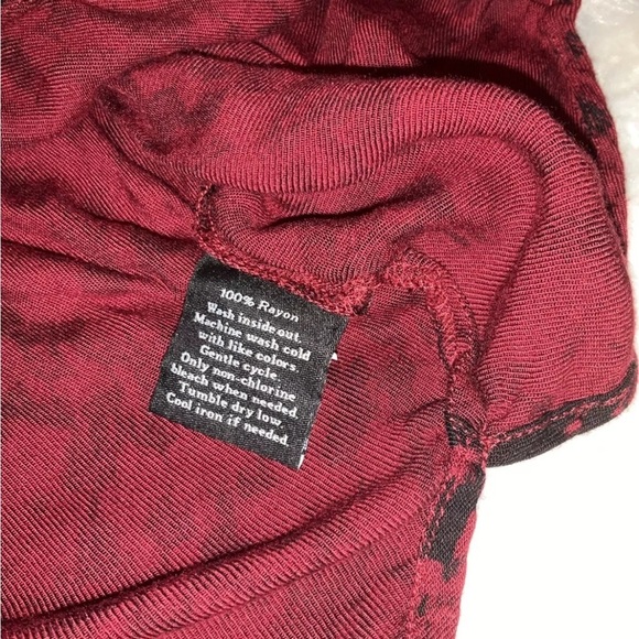 Rock & Republic‎ Women’s Red/Black Pullover Top Size Small - Picture 9 of 10